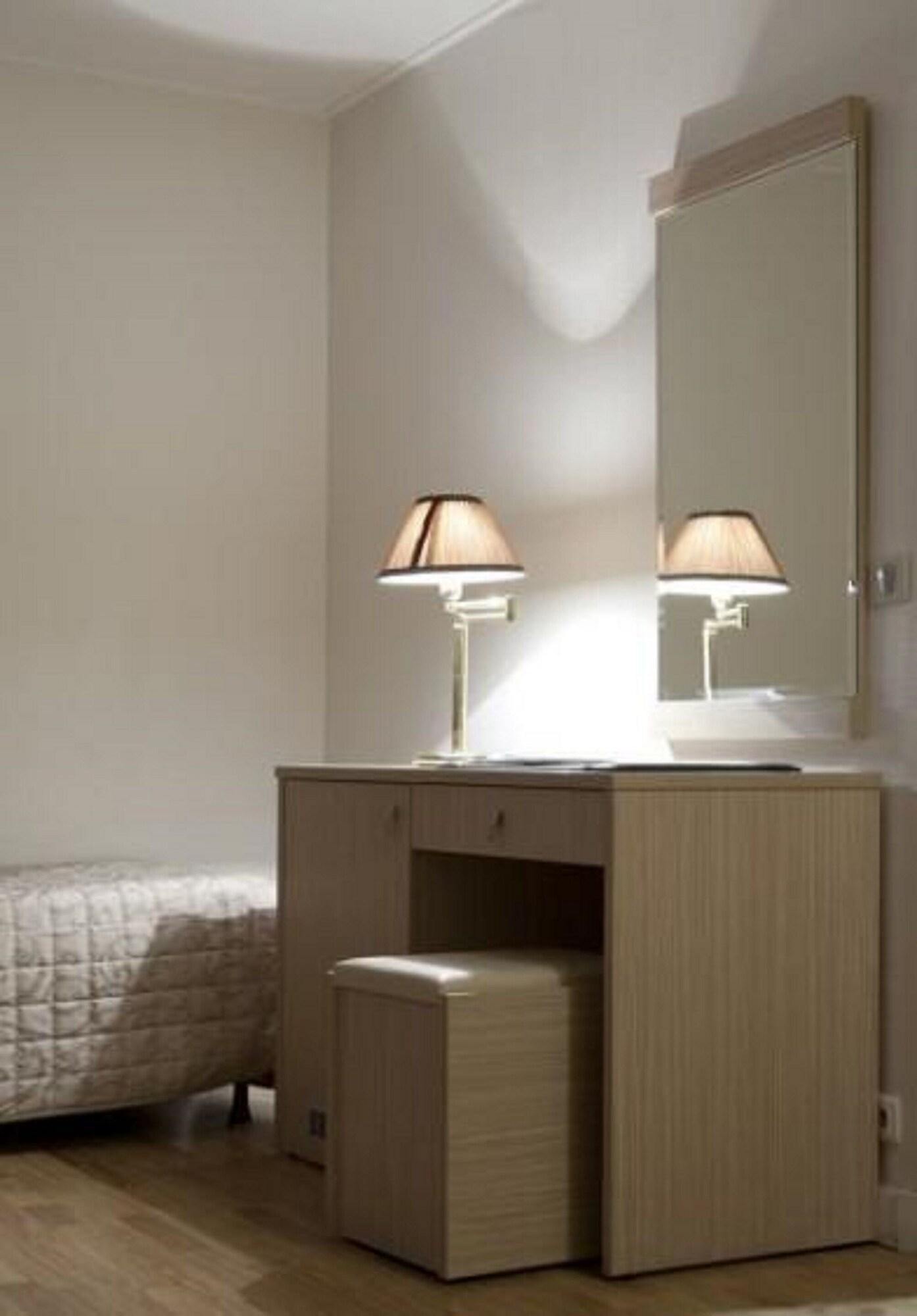Hotel Lebron Paris Exteriör bild
